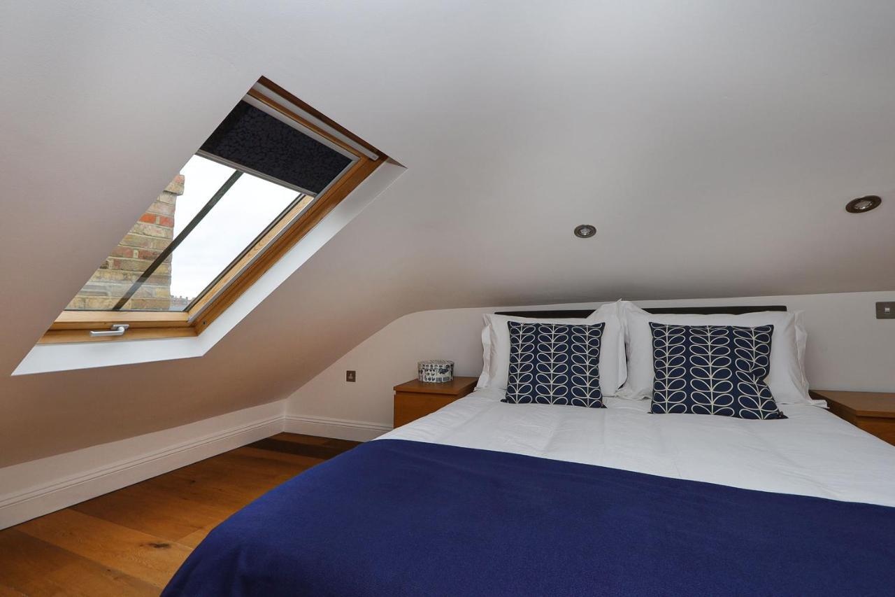 Bright And Modern 2 Bed Flat Apartment