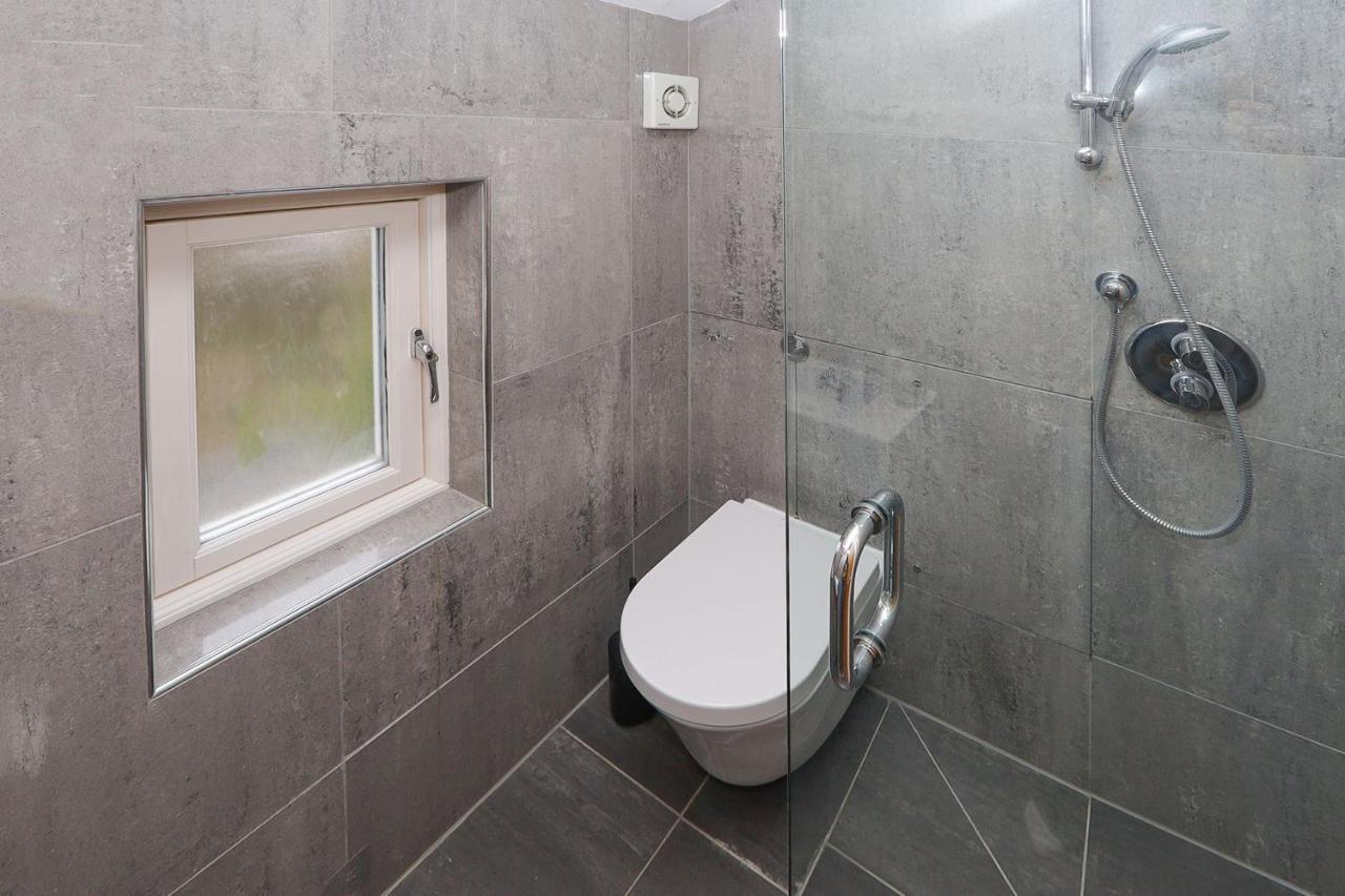Bright And Modern 2 Bed Flat London