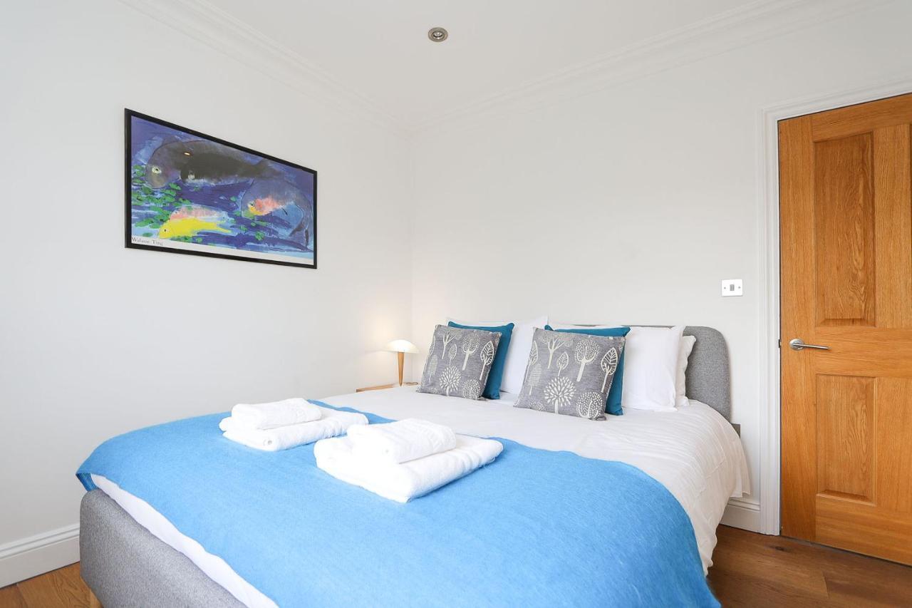 Bright And Modern 2 Bed Flat