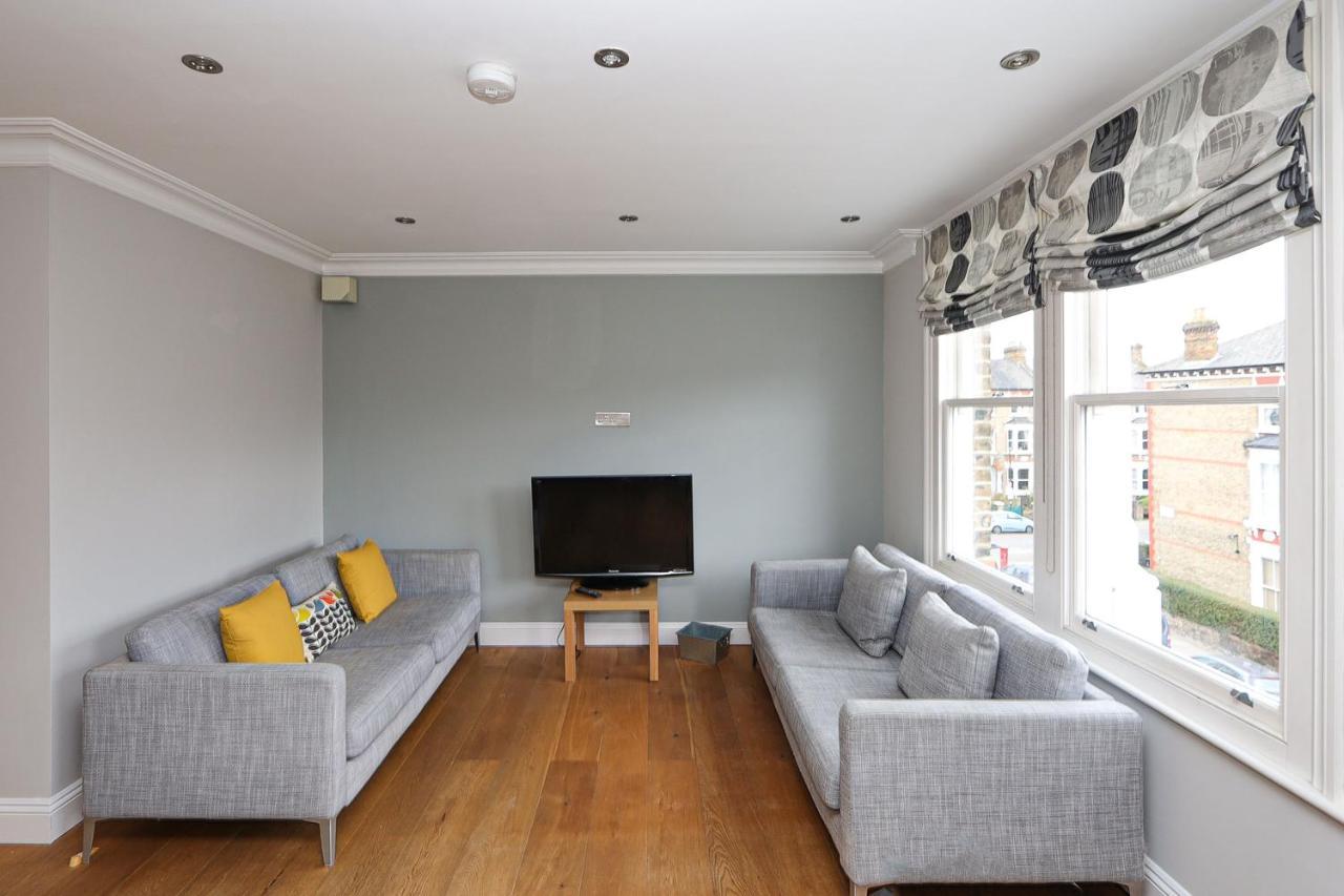Bright And Modern 2 Bed Flat Apartment